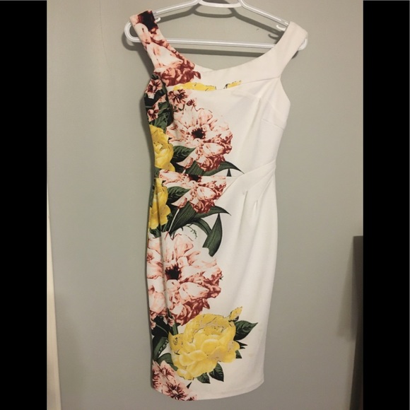 Floral design dress - Picture 1 of 3